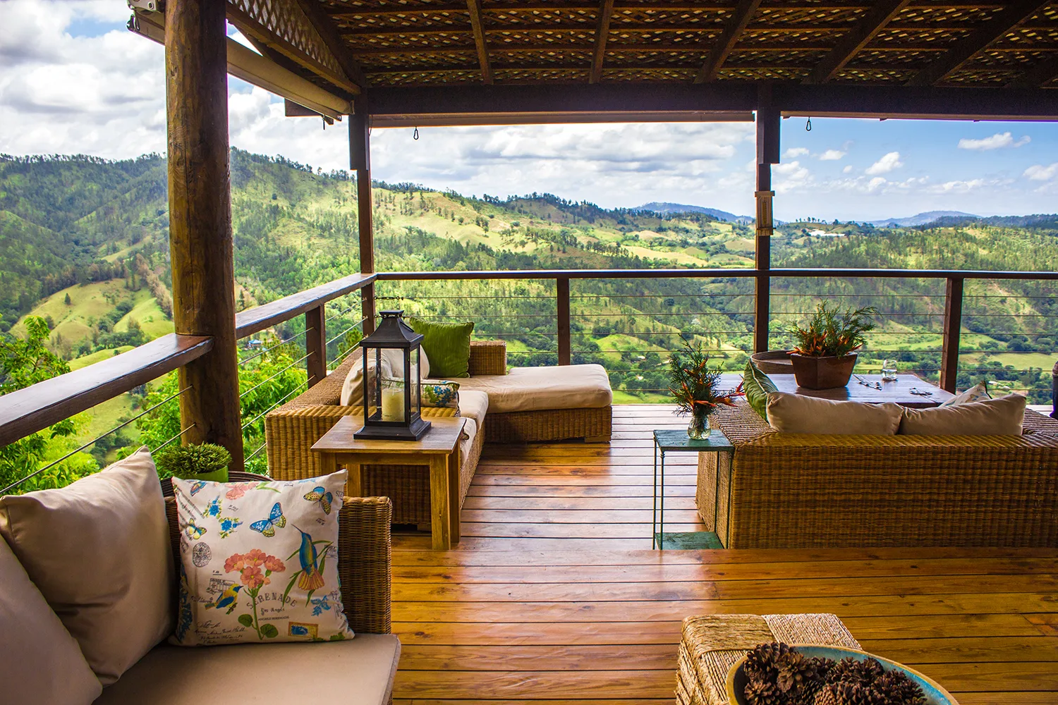 Terraza con vista a las montañas en Quintas del Bosque, Jarabacoa